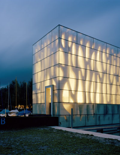 ref-2-055-02-01-ICE-H-Stukturglas-Eisblumenglas-Glasfassade