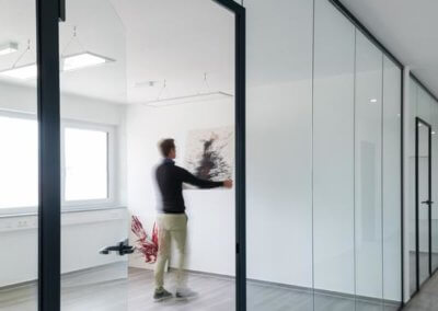 Schwarze GM ZARGENPROFILE