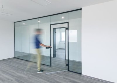 Schwarze GM ZARGENPROFILE