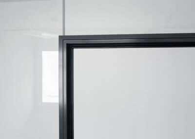 Schwarze GM ZARGENPROFILE