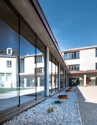 Großflächiger Einsatz des Glas Schiebesystems GM TOPROLL® 10/14