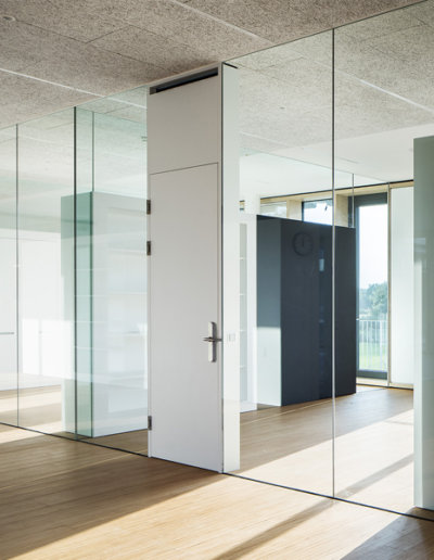 Lichtdurchlässige Büros dank GM GANZGLAS-ANLAGE.