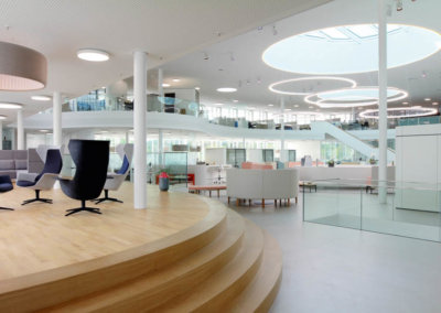 Gut strukturiertes Büro der Sedus Stoll AG